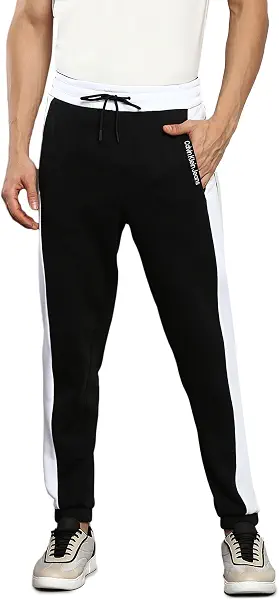سعر ومواصفات Calvin Klein Jeans سروال محبوك بشعار امبرو للرجال من سي كيه جينز (B0BQDY9KTS) على Amazon EG