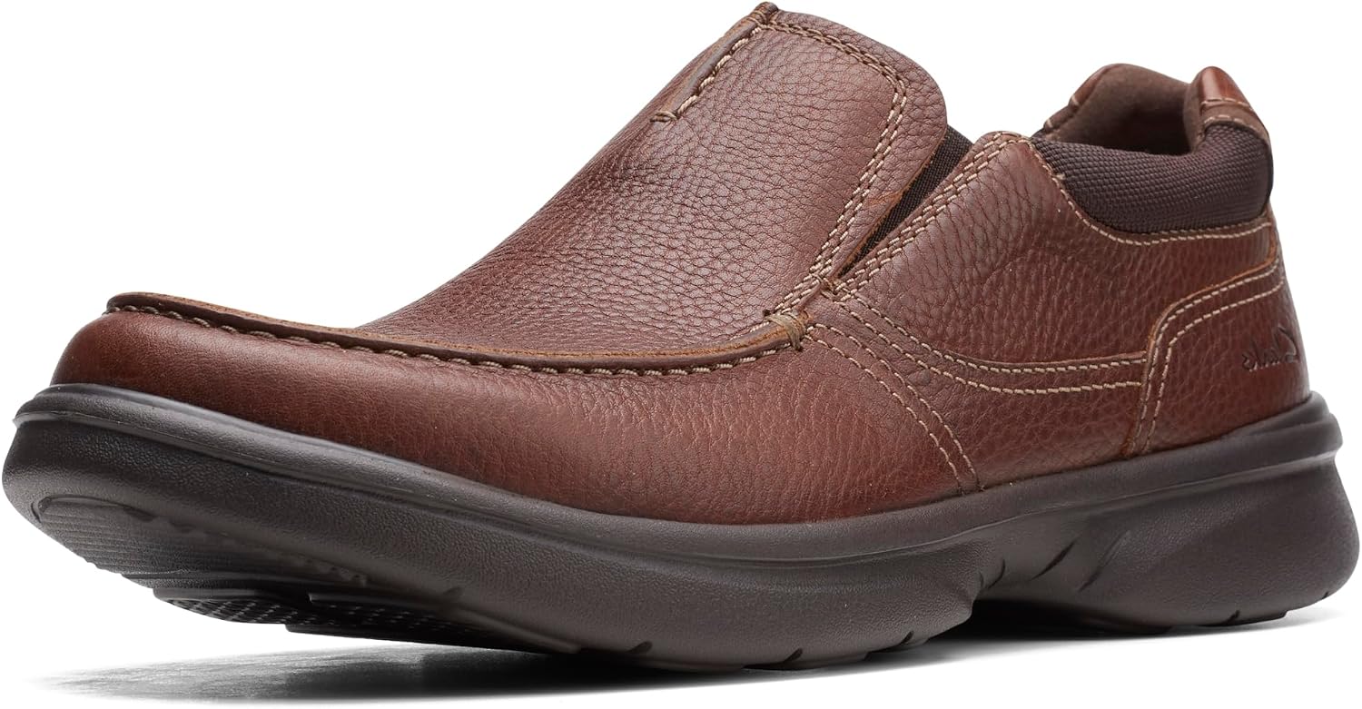 سعر ومواصفات Clarks Men's Bradley Free Loafer, Tan Tumbled Leather, 42.5 EU Wide (B083YSYYBB) على Amazon EG