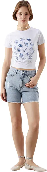 سعر ومواصفات LC واكيكي شورت جينز بقصة ضيقة وتفاصيل ممزقة للنساء (B0GY9LXV6D) على Amazon EG