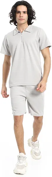 سعر ومواصفات Red Circle طقم تيشرت وشورت بسوستة ورقبة مطوية لأسفل للرجال، طقم تيشرت وشورت وياقة مطوية لأسفل من ريد سيركل، لون رمادي (Cloud Grey) (B0DZVHW527) على Amazon EG