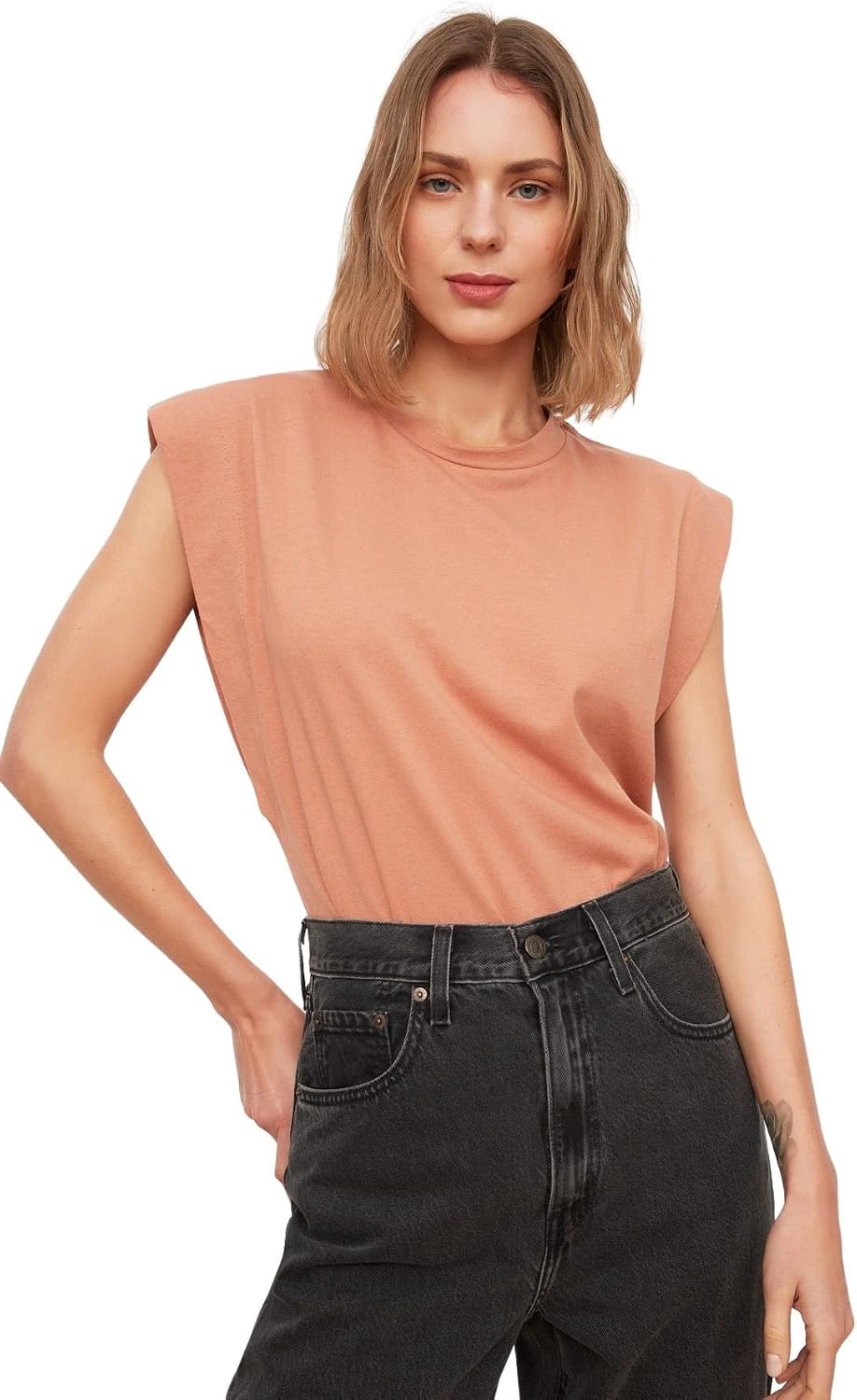 سعر ومواصفات Trendyol Women 100% Cotton Wadding Look Basic Crew Neck Knitted T-Shirt TWOSS20TS0021 T-Shirt (pack of 1) (B098M8PHH7) على Amazon EG
