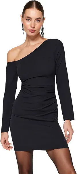 سعر ومواصفات Trendyol Women Fitted Draped Woven Short Elegant Evening Dress TPRAW24EL00083 Dress (pack of 1) (B0CKWCWVZS) على Amazon EG