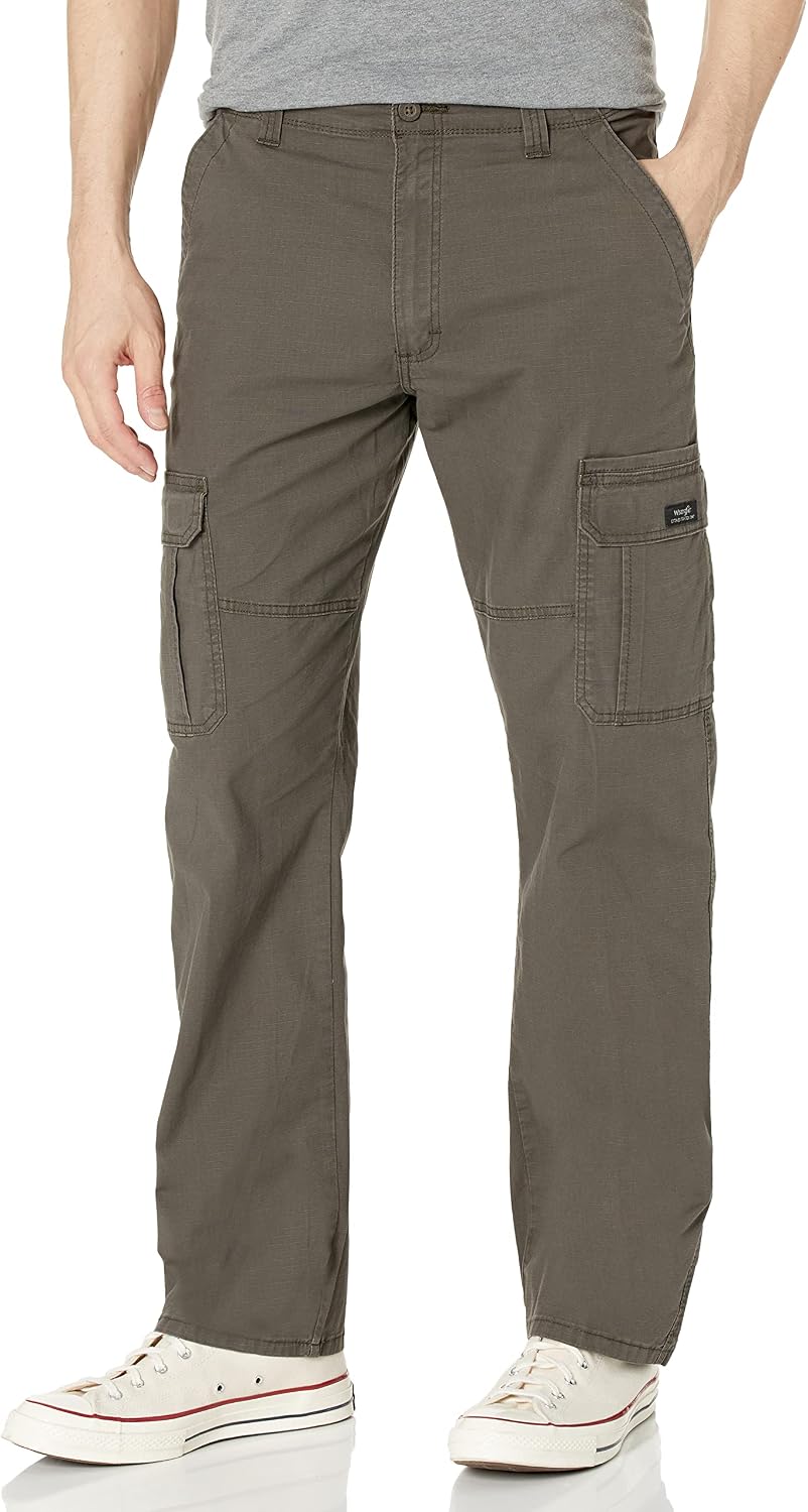 سعر ومواصفات Wrangler Authentics Men's Stretch Cargo Pant Casual, Olive Drab, 42W x 30L (B0887QZL9J) على Amazon EG