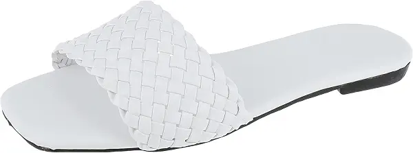 سعر ومواصفات اوكسفا SOUL 2 SOLE Squared toe flat slipper with a simple chained strap (B07XG75RY8) على Amazon EG