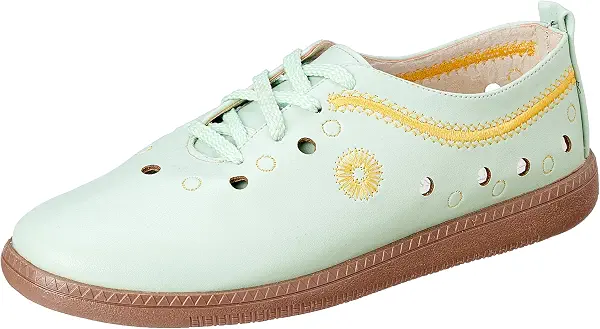 سعر ومواصفات بي اند دبليو B&W womens B&W-W001-Green-38 Sneaker (B0DVCCKC91) على Amazon EG
