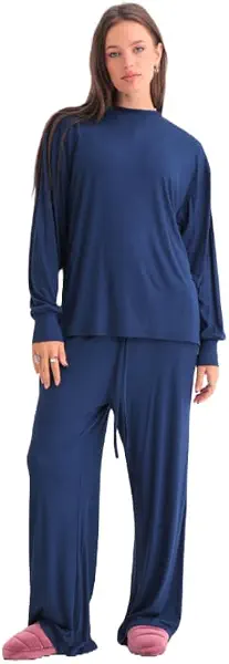 سعر ومواصفات دريس كود طقم بيجاما للنساء DressCode Lounge Away باللون الكحلي (عبوة من 1) (B0DV6FM72Z) على Amazon EG