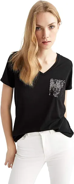 سعر ومواصفات ديفاكتو DeFacto Womens Relax Fit V Neck Short sleeve glossy pocket Tshirt (pack of 1) (B0C4G69BW2) على Amazon EG