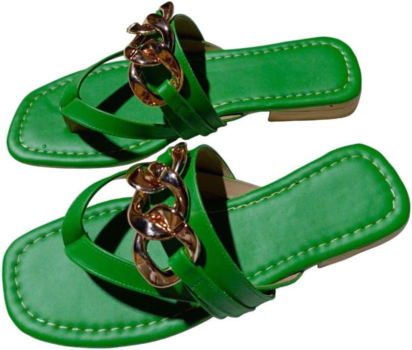 سعر ومواصفات شبشب جلد مسطح للنساء، تصميم سهل الارتداء بمقدمة مربعة وحزام بسيط مع سلسلة كبيرة من كاريسما (B0F71HKRGF) على Amazon EG