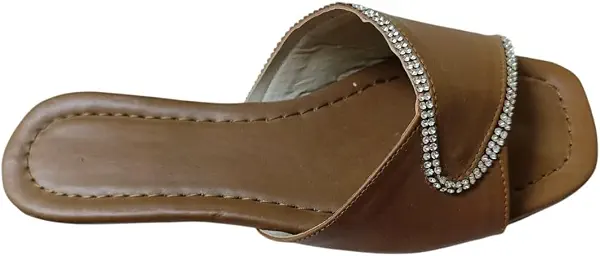 سعر ومواصفات كاريسما شبشب منزلي مريح ومسطح بتصميم جميل ولمسة شريط ماسي للنساء من كاريزما (B0F37Z88FQ) على Amazon EG