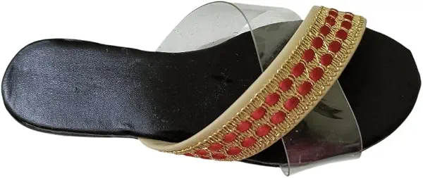 سعر ومواصفات كاريسما صندل مسطح للنساء بجزء علوي متقاطع مع اشرطة شفافة ومطرزة (B0F37YX148) على Amazon EG