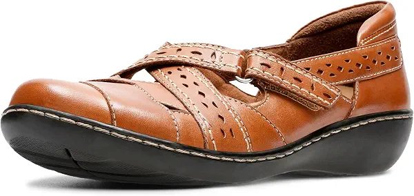 سعر ومواصفات كلاركس Clarks Women's Ashland Spin Qashland Spin Qashland Spin Qآشلاند سبين كيوashland Spin Q Slip-On Loafer (B01MQYCNKE) على Amazon EG