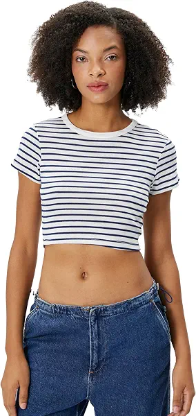 سعر ومواصفات كوتون KOTON womens Crop Short Sleeve Crew Neck Slim Fit Tshirt (B0CZ2XZBJC) على Amazon EG