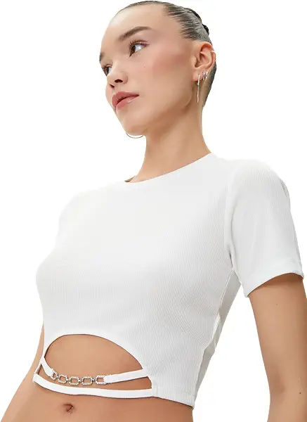 سعر ومواصفات كوتون KOTON womens Short Sleeve Crop Tshirt (B0CWBXHKSK) على Amazon EG