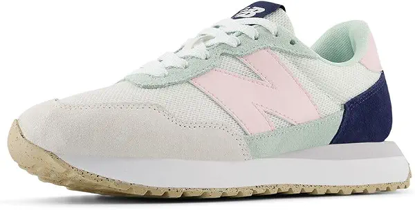 سعر ومواصفات نيو بالانس New Balance Womens 237 Sneaker (B0D2YFV3LD) على Amazon EG